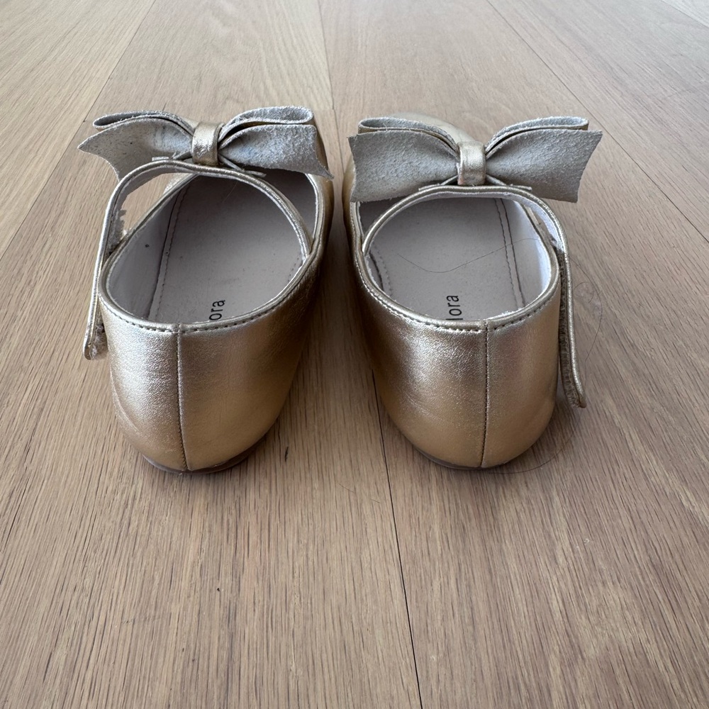 Gold Kids Shoes with Bow - Picture 8 of 9